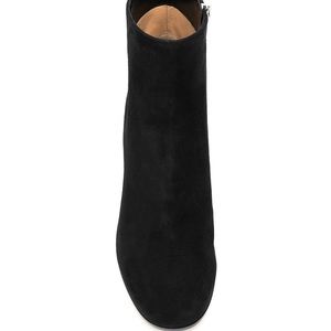 black suede boots from Gianvito Rossi mid-heel, leather lining